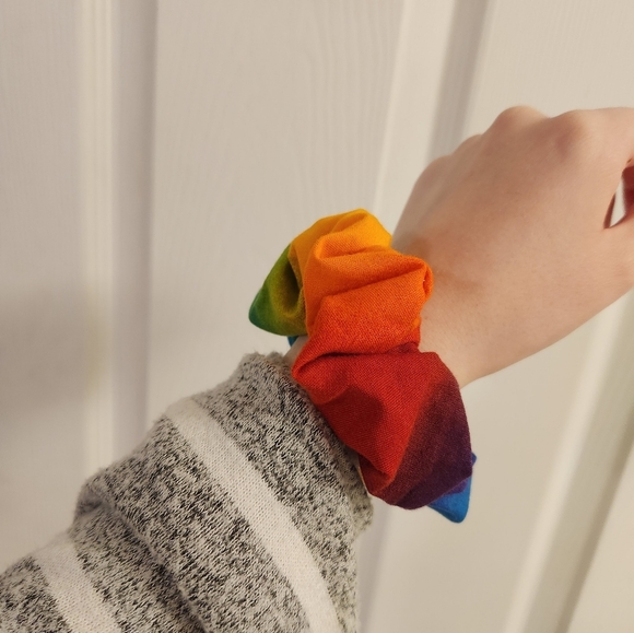 3 for 20** Brand new Ombre rainbow scrunchie - Picture 2 of 3